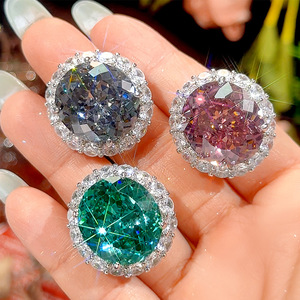 Anillos Grandes Ajustables de Cobre con Circonita Cúbica Iced Out de 10*20mm, Estilo Vintage y de Moda, Joyería de Imitación de Piedras Preciosas de Colores para Mujer - Product Image 1