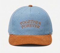 Casquette de baseball en jean personnalisée brodée « Sporty Together Forever » avec visière en velours côtelé bleue, bicolore, pour mariage, boucle dorée, unisexe