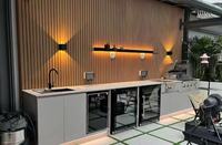 Barbecue extérieur moderne personnalisé avec rôtissoire, armoire de cuisine modulaire en acier inoxydable 304, évier, robinet et charnière pour appartement