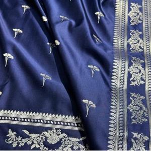 Sari indien traditionnel en soie bleu marine avec broderie florale en zari argenté, tenue de mariage pour femmes, sari long jusqu'au sol - Product Image 1