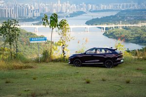 Voiture <span class=keywords><strong>hybride</strong></span> familiale Forthing Friday REEV à conduite à gauche, haute vitesse, exportée, fabriquée en Chine - Product Image 2
