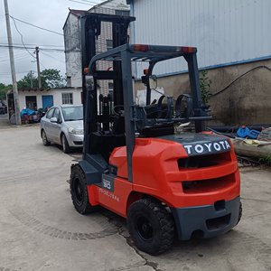 Montacargas Toyota de 3 Toneladas, a Gasolina, Usado, Equipo Industrial para Manejo de Materiales - Product Image 4