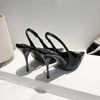 Nouvelles sandales à talons très hauts et bout pointu pour femme 2026, en cuir verni multicolore, à talon bas, avec boucle métallique, dos nu, polyvalentes