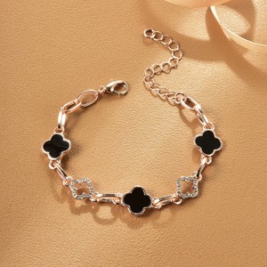 Pulsera de cadena de aleación de diamante transfronteriza para micronegocios de <span class=keywords><strong>eBay</strong></span>, joyería coreana de moda con trébol de cuatro hojas para hombre y mujer - Product Image 2
