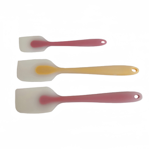 Spatola in Silicone Essenziale Refine Factory, Resistente al Calore, Sicura per Forno e Lavastoviglie, Durevole, Facile da Pulire per Tutte le Tue Preparazioni da Forno - Product Image 6