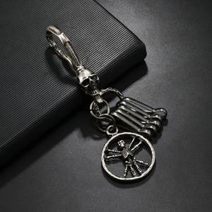 Porte-clés de voiture en métal avec pendentif squelette créatif en alliage demi-cadavre pour Halloween - Product Image 4