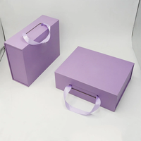 Nouvelle boîte pliante en papier kraft avec gaufrage et pelliculage mat, revêtement UV, taille et couleur personnalisables, emballage artisanal OEM
