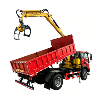 Véhicule de transport de bois à roues 4x2 4x4 avec grue télescopique à deux sections de 5,5m-7,5m, godet de préhension et caisse de chargement de 4,2m de long - Product Image 1