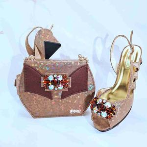 Set di <span class=keywords><strong>scarpe</strong></span> e borse con strass <span class=keywords><strong>blu</strong></span> Royal per donne di ultimo Design <span class=keywords><strong>scarpe</strong></span> e borse medie da 6.5CM Set da sposa da <span class=keywords><strong>donna</strong></span> - Product Image 2