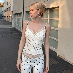 Débardeur élégant blanc à pois pour femme avec dentelle, col en V, bretelles spaghetti, dos nu, coupe ajustée pour l'été 2026 - Product Image 4