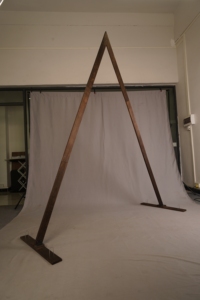 8.2 FT <span class=keywords><strong>Arche</strong></span> De <span class=keywords><strong>Mariage</strong></span> En <span class=keywords><strong>Bois</strong></span> <span class=keywords><strong>Triangle</strong></span> Toile De Fond En <span class=keywords><strong>Bois</strong></span> Stand pour Garden Party Décorations - Product Image 3