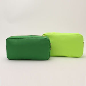 Vente en gros Trousse cosmétique léopard Pochette cosmétique en nylon entièrement imprimée Pochette <span class=keywords><strong>de</strong></span> voyage à fermeture éclair Organisateur <span class=keywords><strong>de</strong></span> <span class=keywords><strong>toilette</strong></span> Trousse <span class=keywords><strong>de</strong></span> voyage pour maquillage - Product Image 4