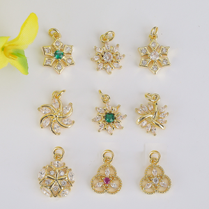 طقم مجوهرات نسائي من Right Grand مطلي بالذهب عيار 18 قيراط، عقد بقلادة على شكل زهرة وأقراط للزفاف والعرائس - Product Image 4