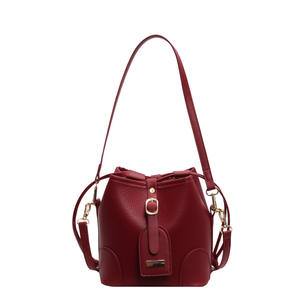 Sacs à bandoulière en PU de luxe légers et portables en gros, avec doublure en coton, capacité jusqu'à 1L pour femmes - Product Image 6