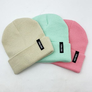 Thời Trang Acrylic Gân Còng Chạy Thiết Kế Thể Thao Thêu Biểu Tượng Tùy Chỉnh Hộp Sọ Mũ Nhiệt Mùa Đông Mũ Beanies - Product Image 2