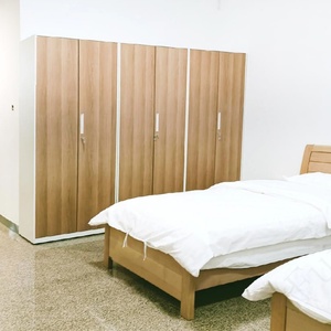Armoire de classement mobile en bois moderne avec serrure à code et induction pour salle de sport, studio de yoga, centre de bain - Product Image 6