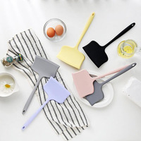 Spatule de cuisine en silicone Tête large Résistant à la chaleur Tourneur de cuisson Non toxique de qualité alimentaire Flexible Facile à nettoyer Polyvalent
