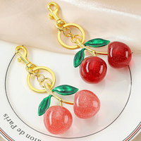 Vente en gros usine : Porte-clés pendentif de sac multicolore en alliage, motif cerise mignon, léger, fait main, tendance, pour filles