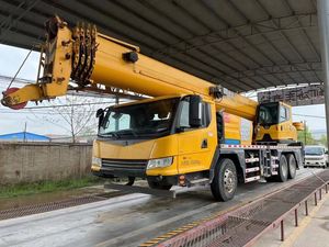 Grúa Móvil Usada Modelo 2023, Grúa de 25 Toneladas con Altura de Elevación de 46m, Bomba Hidráulica y Motor en Stock - Product Image 2