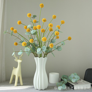 ดอกไม้ประดิษฐ์ยี่ห้อ Yihua รุ่น Floral Art ดอกเกาลัดสีขาวส้ม ขนาด 65 ซม. ทำจากผ้าไหม งานแฮนด์เมด ตกแต่งบ้าน ประดับห้องนั่งเล่น - Product Image 4