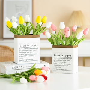 Tulipanes Artificiales Xin Xinyi de PVC Suave, Mini Flores Decorativas de Estilo Nórdico para el Hogar - Product Image 4