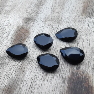 Piedras preciosas sueltas en forma de pera de ónix negro Natural de calidad AAA + al por mayor corte facetado marca Lavira certificado por terceros todos los tamaños - Product Image 1