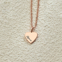 Collier en acier inoxydable avec double largeur en forme de cœur plaqué or personnalisé Collier avec nom de bijouterie
