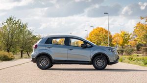 รถยนต์ใหม่ Geely Livan X3 Pro ปี 2026 สีเทา แบบ 5 ประตู 5 ที่นั่ง SUV - Product Image 3