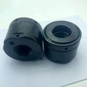 Tuerca hidráulica autoblocante métrica de rosca derecha con brida redonda, acabado en óxido negro, para aplicaciones de minería, mecanizada por CNC, con accionamiento manual. - Product Image 2