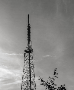 Thép mạ kẽm tháp Viễn Thông cường độ cao dễ dàng cài đặt 30 + năm tuổi thọ ISO9001 chứng nhận cho đô thị 4G/5G mạng - Product Image 3