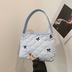 Bolso De Almohada informal de estilo coreano Unisex 2024 invierno cierre abierto decoración de perlas bolso de moda Casual de moda - Product Image 1