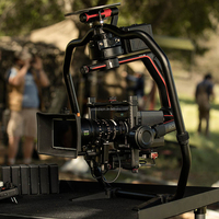 DJI Ronin 2 Professional Combo - Stabilisateur de cinéma avec charge utile de 13,6 kg pour ARRI, RED, Sony |   Batteries à échange à chaud, alimentation intégrée