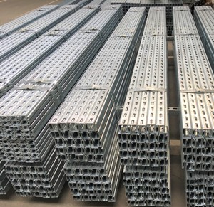 Oferta Especial: Acero Perforado en Forma de C 41x21mm Q235B Pregalvanizado para Bandejas de Cables y Rieles de Montaje Solar - Product Image 5
