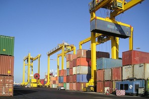 Grúa de pórtico esparcidor de contenedor 20t con vigas dobles con ruedas de goma tipo RTG - Product Image 4