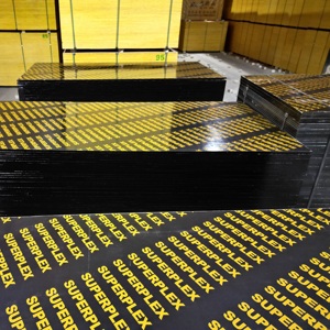 ألواح خشب رقائقي سوداء 1.8 سم مغلفة مقاومة للماء 5 مم لقوالب الصب بتصميم عصري ومعايير انبعاث الفورمالديهايد E0 - Product Image 4