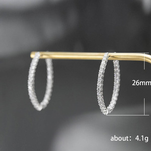 Orecchini a Cerchio Grandi e Rotondi per Donne, Gioielli per Orecchie Scintillanti con Pavé - Product Image 5