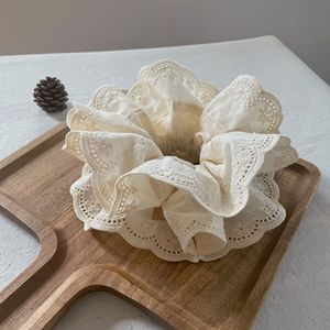 Vintage princesa estilo francés leche arroz blanco albaricoque doble tridimensional esponjoso blanco encaje suave scrunchie - Product Image 1