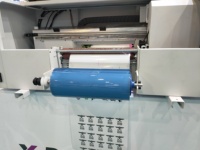 Rouleau à rouleau de 30 cm Imprimante d'étiquettes numériques à jet d'encre UV Imprimante d'étiquettes adhésives couleur UV