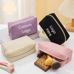 <span class=keywords><strong>Pochette</strong></span> per Trucchi in Velluto a Coste Personalizzabile con Logo, Basso MOQ, 3 Misure, <span class=keywords><strong>Organizer</strong></span> da Viaggio per Articoli da Toeletta da Ragazza, Borsa Cosmetica Morbida con Cerniera in Peluche Corto - Product Image 1