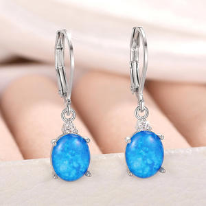 Pendientes Románticos de Plata 925 con Cuarzo Arcoíris en Engaste de Bisel, Color Azul Claro, Joyería de Cristal para Uso Diario de Mujer - Product Image 4