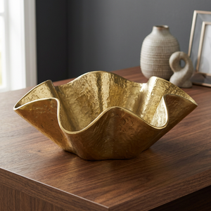 Assiette décorative moderne en métal doré irrégulier, faite à la main, polie, design massif - Product Image 5