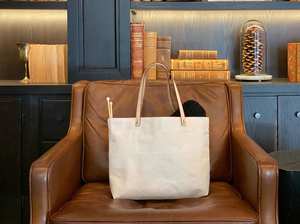 Sac fourre-tout en toile cirée vintage robuste avec logo personnalisé, idéal pour les voyages et la plage, avec poche et fermeture éclair - Product Image 5