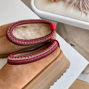 Botas de invierno de nieve clásicas para mujer UG de alta calidad, satén y gamuza informal para interiores y exteriores con plantilla de piel, precio al por mayor - Product Image 4