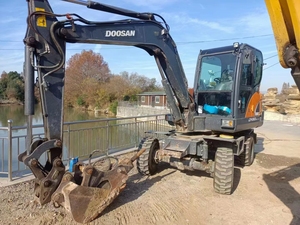 Excavadora Hidráulica DOOSAN DX60W de Alta Eficiencia para Uso Agrícola - Product Image 2