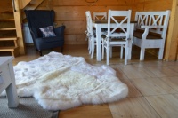 Tapis d'appoint scandinave en peau de mouton naturelle blanc XXL - Tapis douillet et adapté aux animaux domestiques 200-220cm X 140-160cm, fait main, à poils moyens