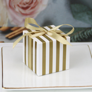 Caja <span class=keywords><strong>de</strong></span> Regalo <span class=keywords><strong>de</strong></span> Papel Rígido Plegable con Diseño <span class=keywords><strong>de</strong></span> Rayas Verticales Blancas y <span class=keywords><strong>Negras</strong></span> Cuadradas, Impresión Personalizada, para Dulces, con Cintas, en Oferta - Product Image 3
