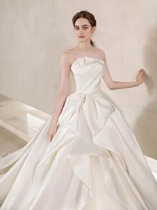 Abito da Sposa Senza Spalline in Raso e Tulle, Stile Origami con Petali, Elegante ed Estetico - Product Image 2