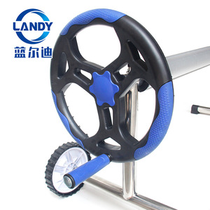 เครื่องม้วนผ้าคลุมสระว่ายน้ำ Landy รุ่น CR1 U81 ทำจากอลูมิเนียมอัลลอย รับน้ำหนักได้ 60 กก. ปรับความยาวได้ เหมาะสำหรับสระว่ายน้ำในบ้านพักตากอากาศส่วนตัว - Product Image 1