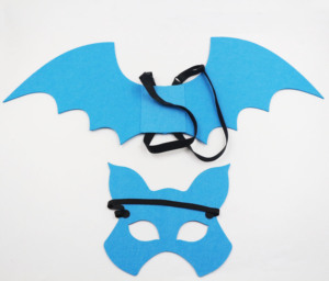 Conjunto de Disfraz de Murciélago de Fieltro para Niños, 2 Piezas: Alas Azules y Máscara con Detalles de Brillo Rosa - Product Image 2