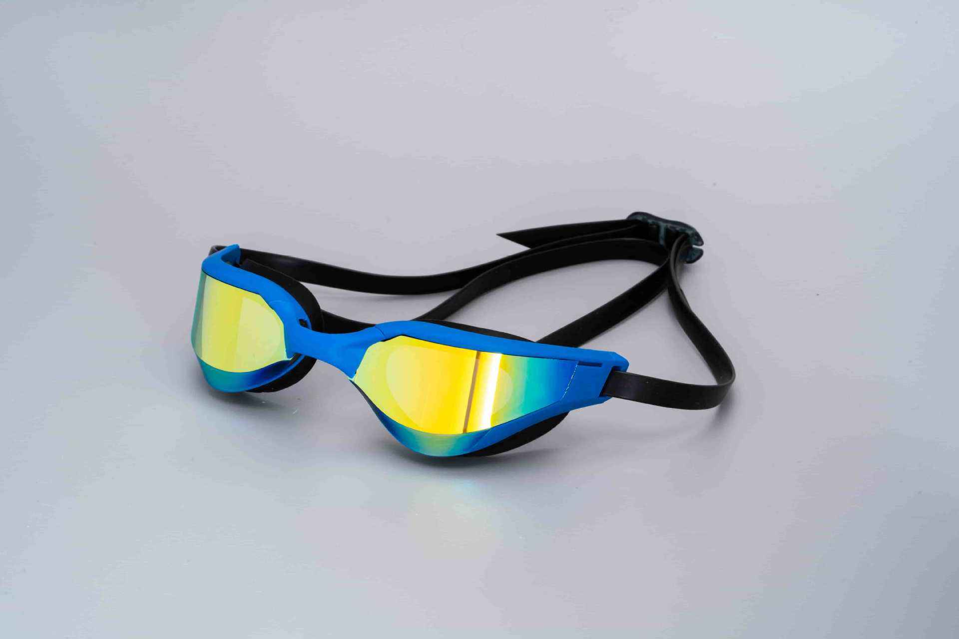 สีฟ้าสดใส